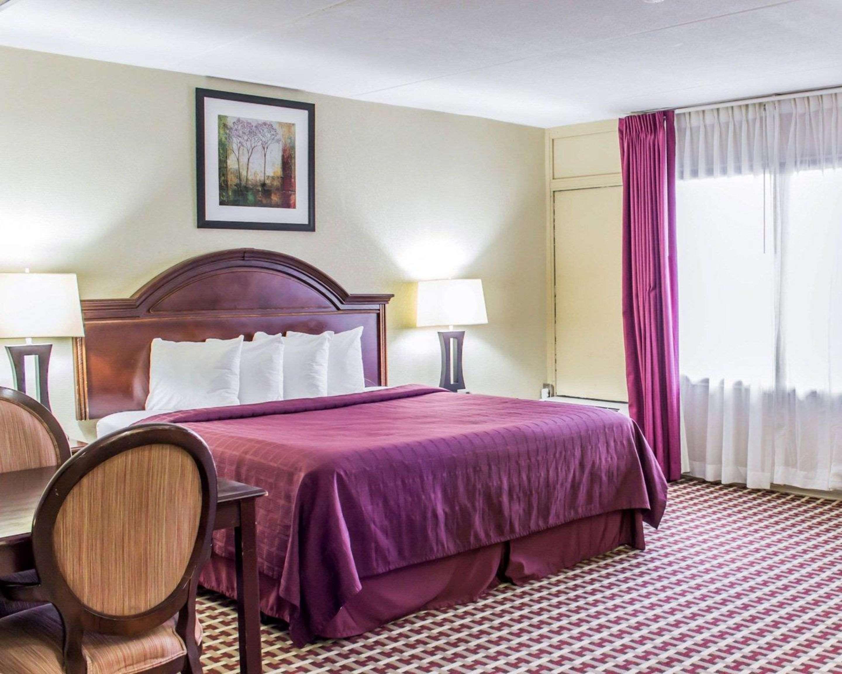 Quality Inn & Suites Fayetteville Zewnętrze zdjęcie
