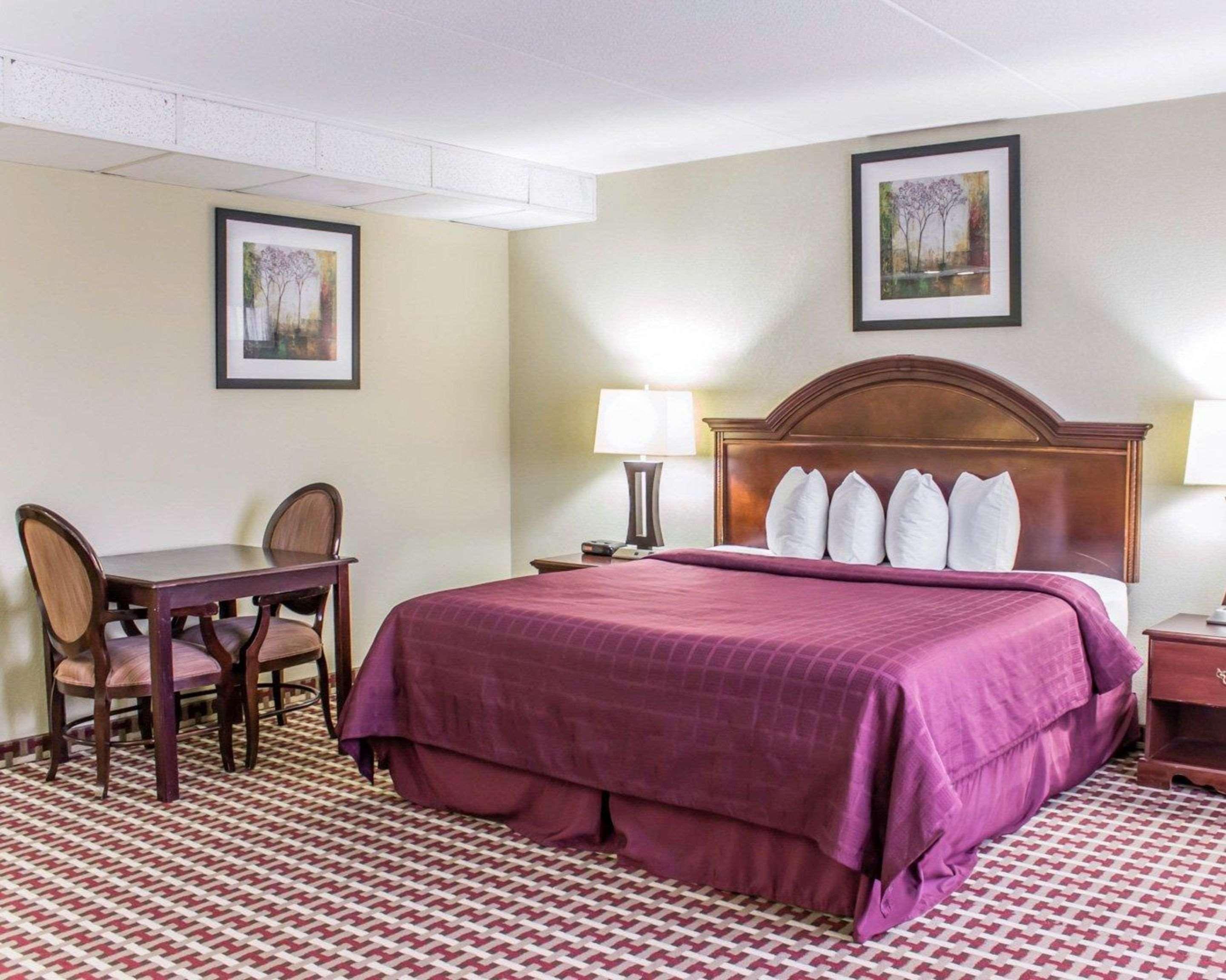 Quality Inn & Suites Fayetteville Zewnętrze zdjęcie
