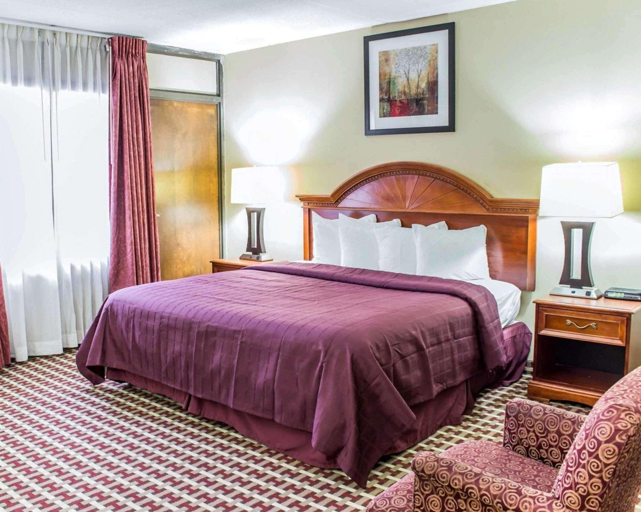 Quality Inn & Suites Fayetteville Zewnętrze zdjęcie
