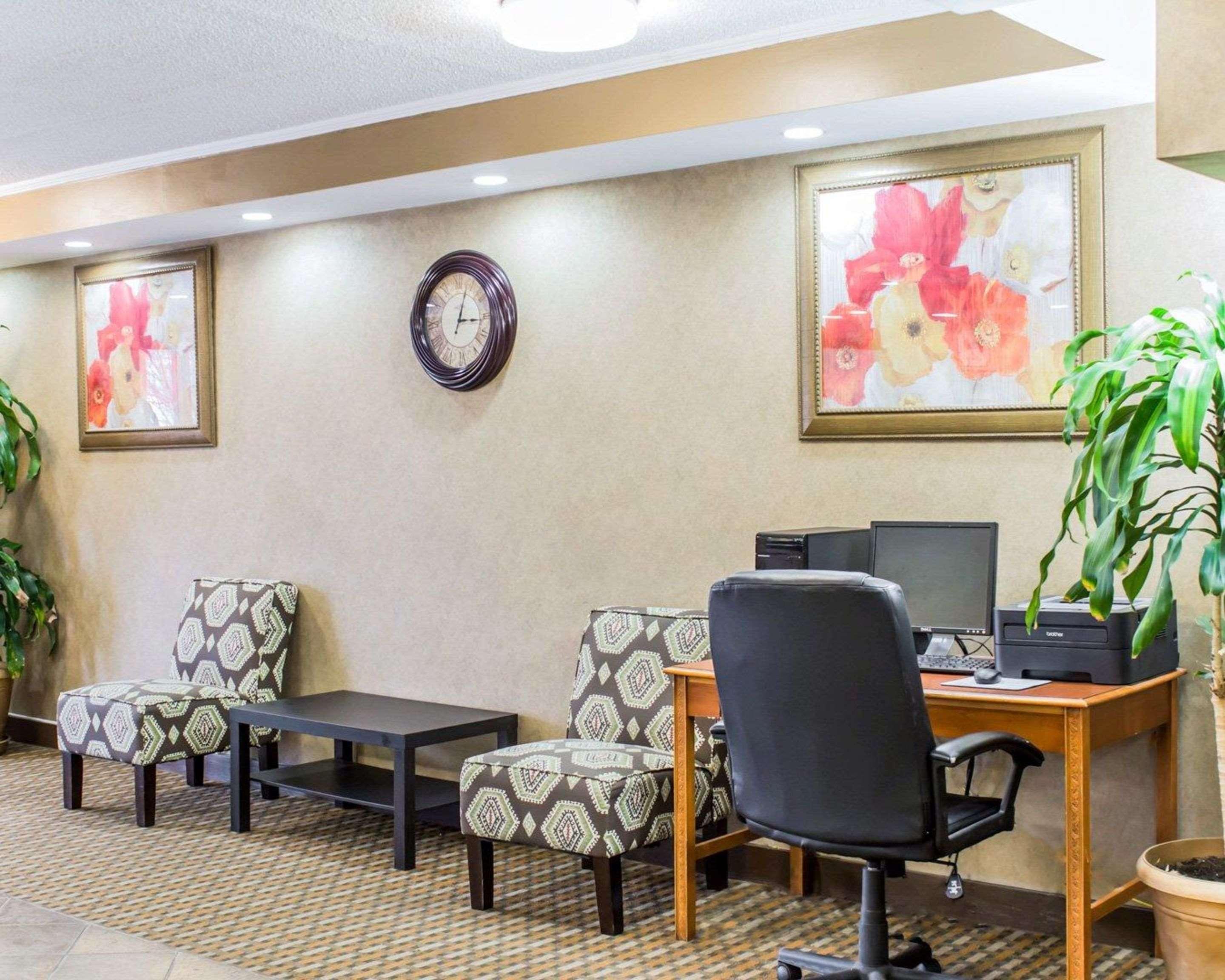 Quality Inn & Suites Fayetteville Zewnętrze zdjęcie