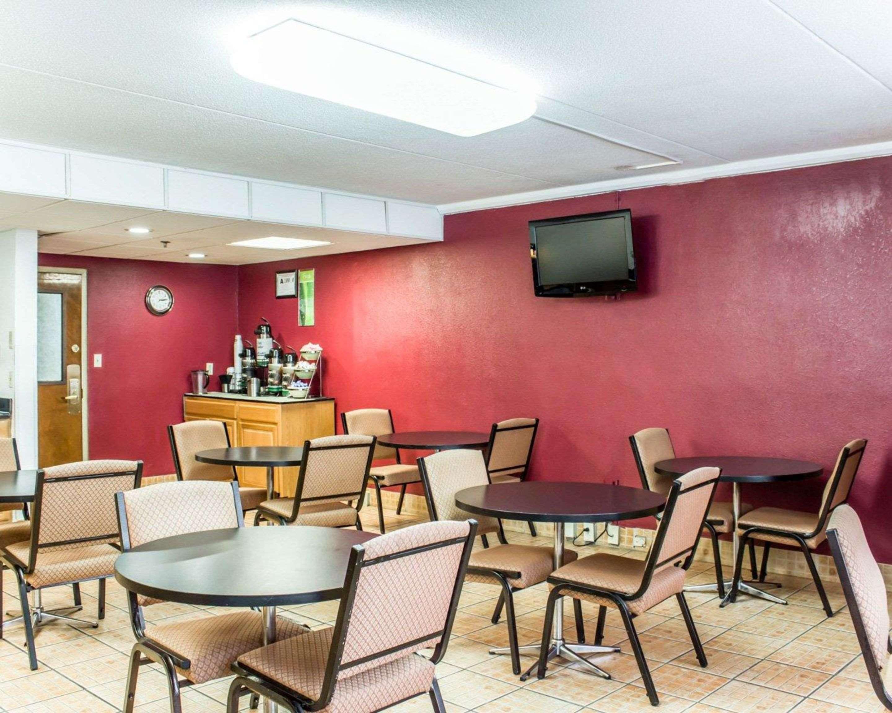 Quality Inn & Suites Fayetteville Zewnętrze zdjęcie