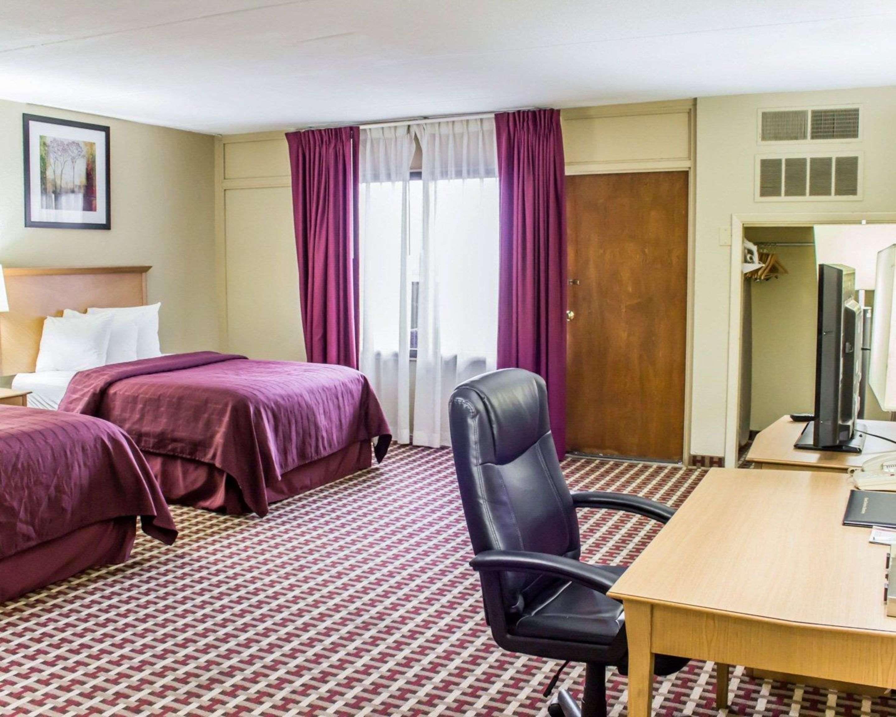 Quality Inn & Suites Fayetteville Zewnętrze zdjęcie