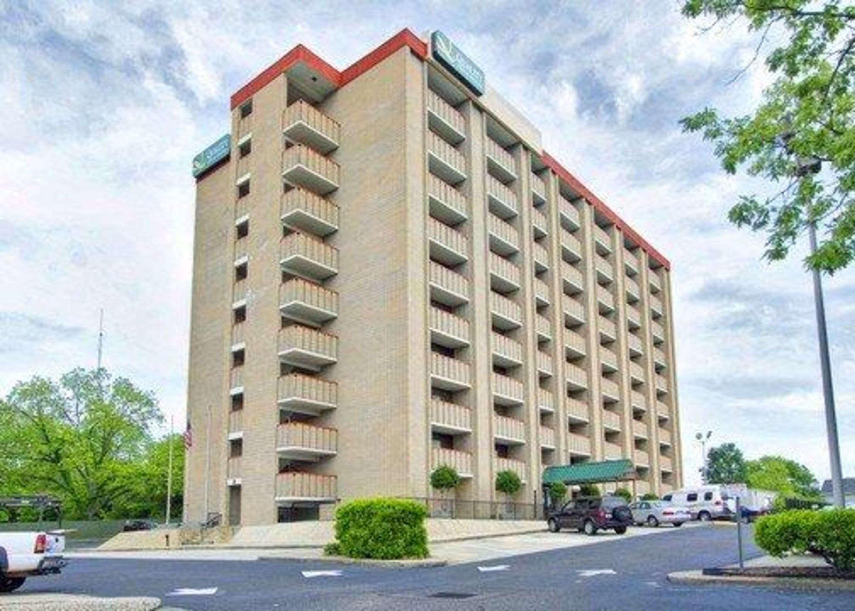 Quality Inn & Suites Fayetteville Zewnętrze zdjęcie