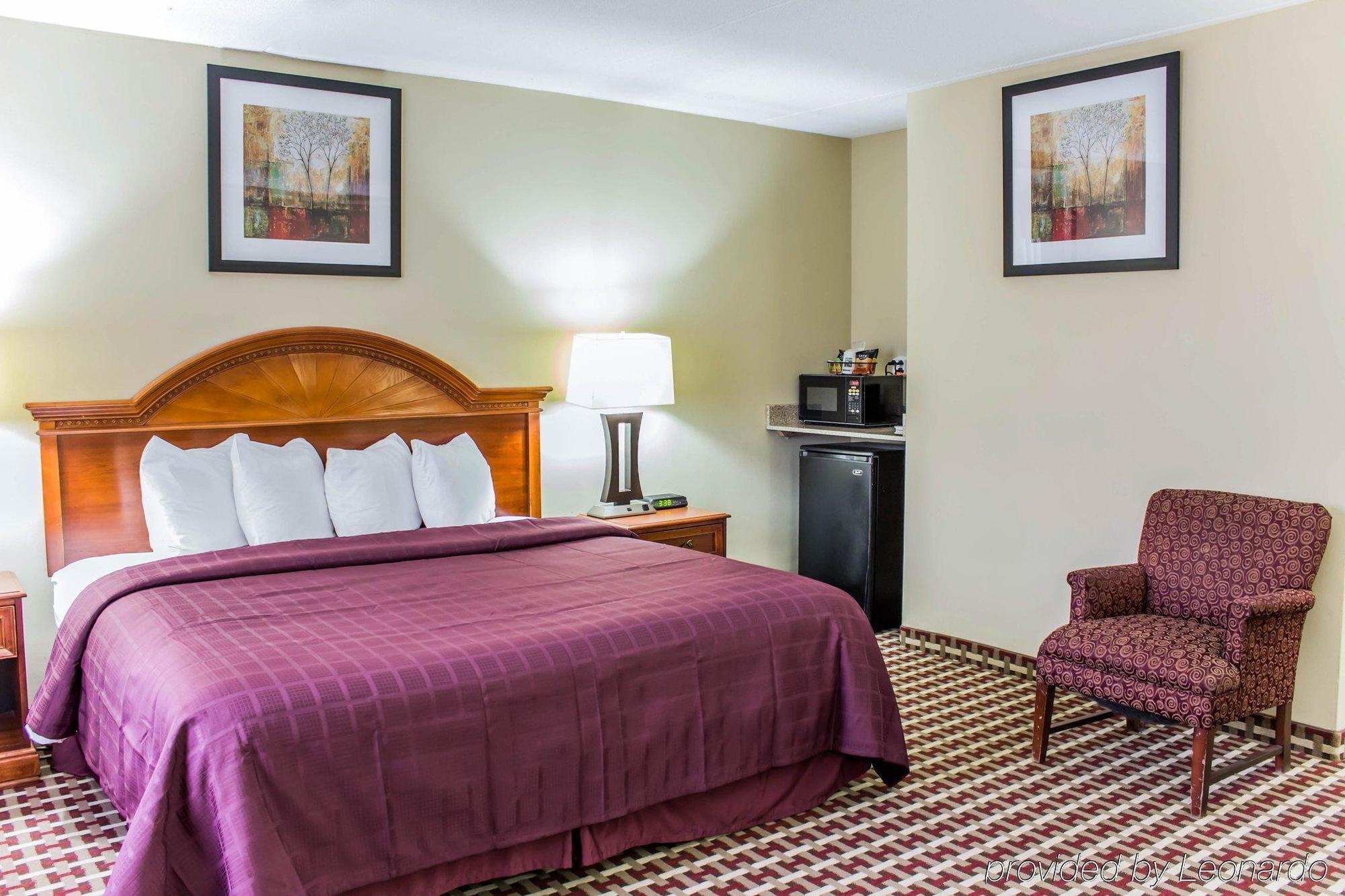 Quality Inn & Suites Fayetteville Zewnętrze zdjęcie