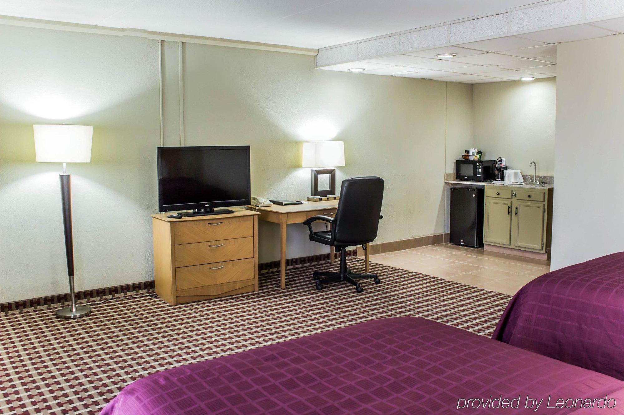 Quality Inn & Suites Fayetteville Zewnętrze zdjęcie