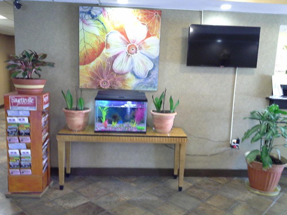 Quality Inn & Suites Fayetteville Zewnętrze zdjęcie