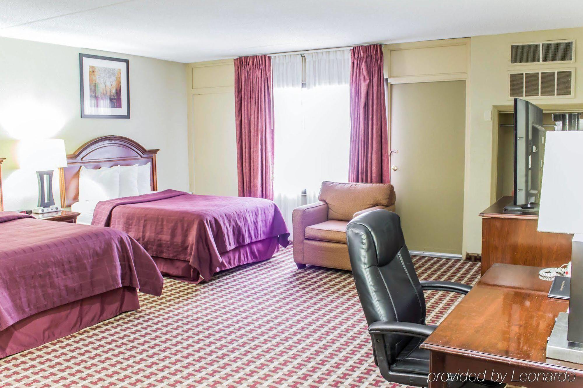 Quality Inn & Suites Fayetteville Zewnętrze zdjęcie