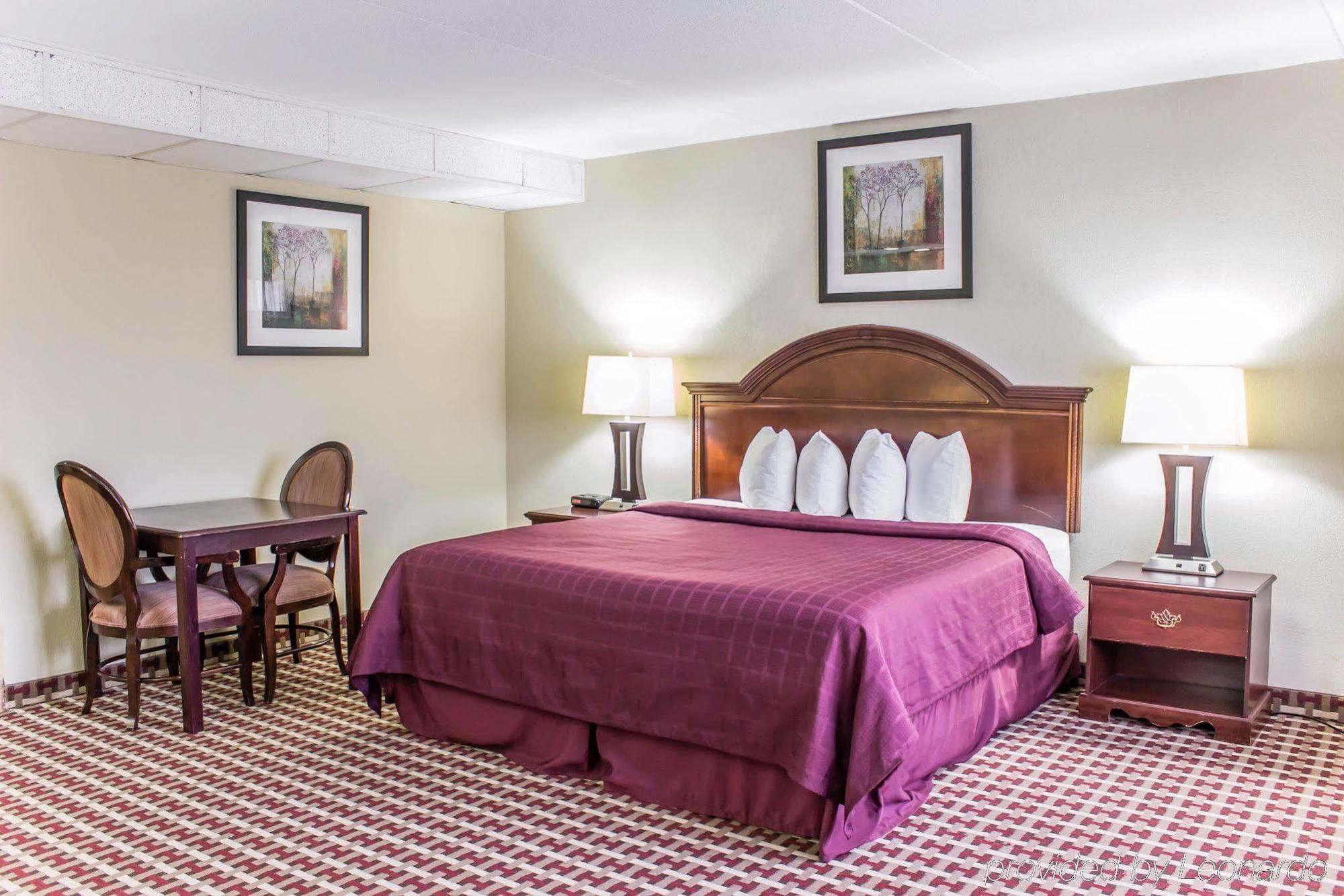 Quality Inn & Suites Fayetteville Zewnętrze zdjęcie