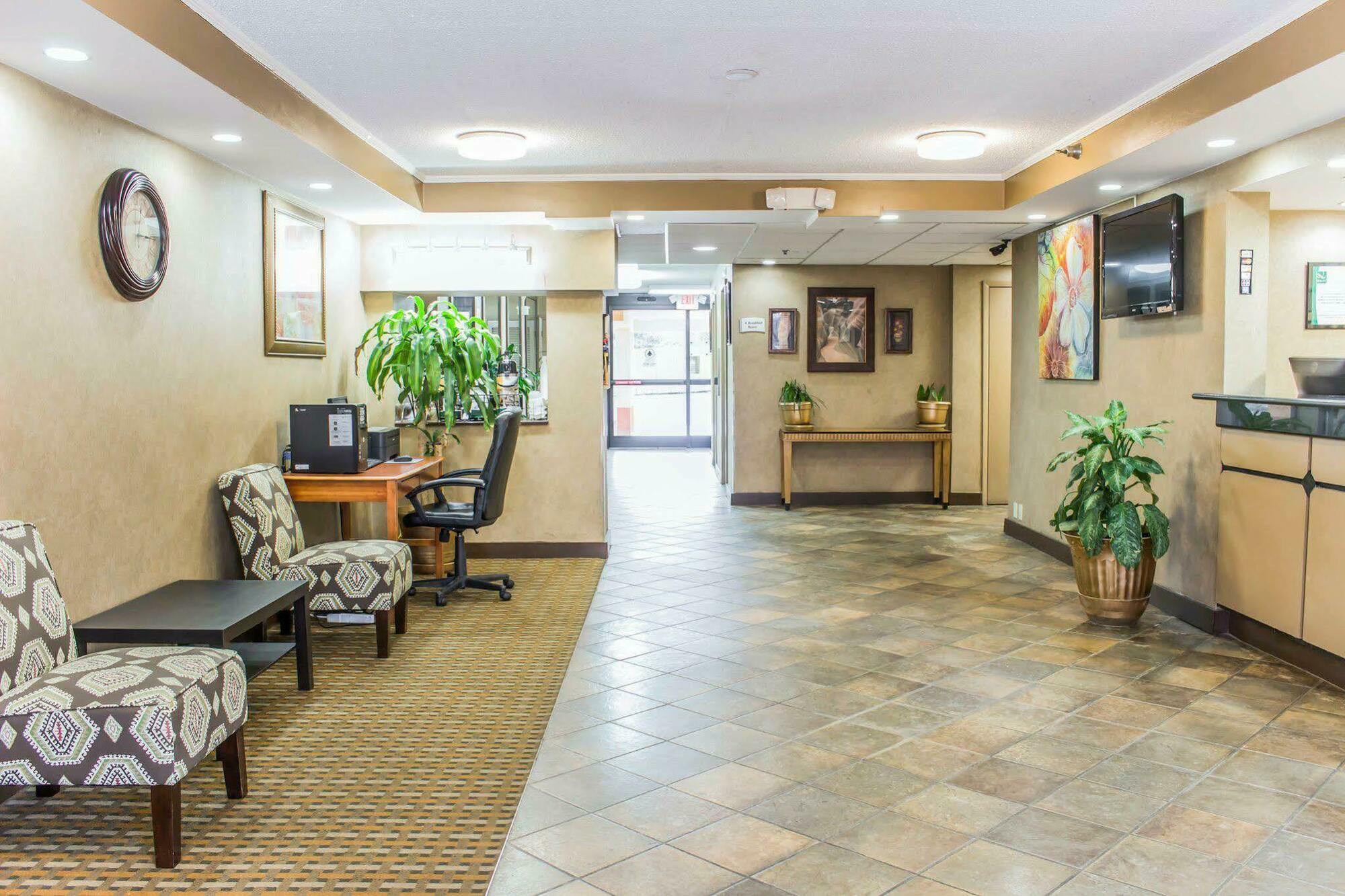 Quality Inn & Suites Fayetteville Zewnętrze zdjęcie