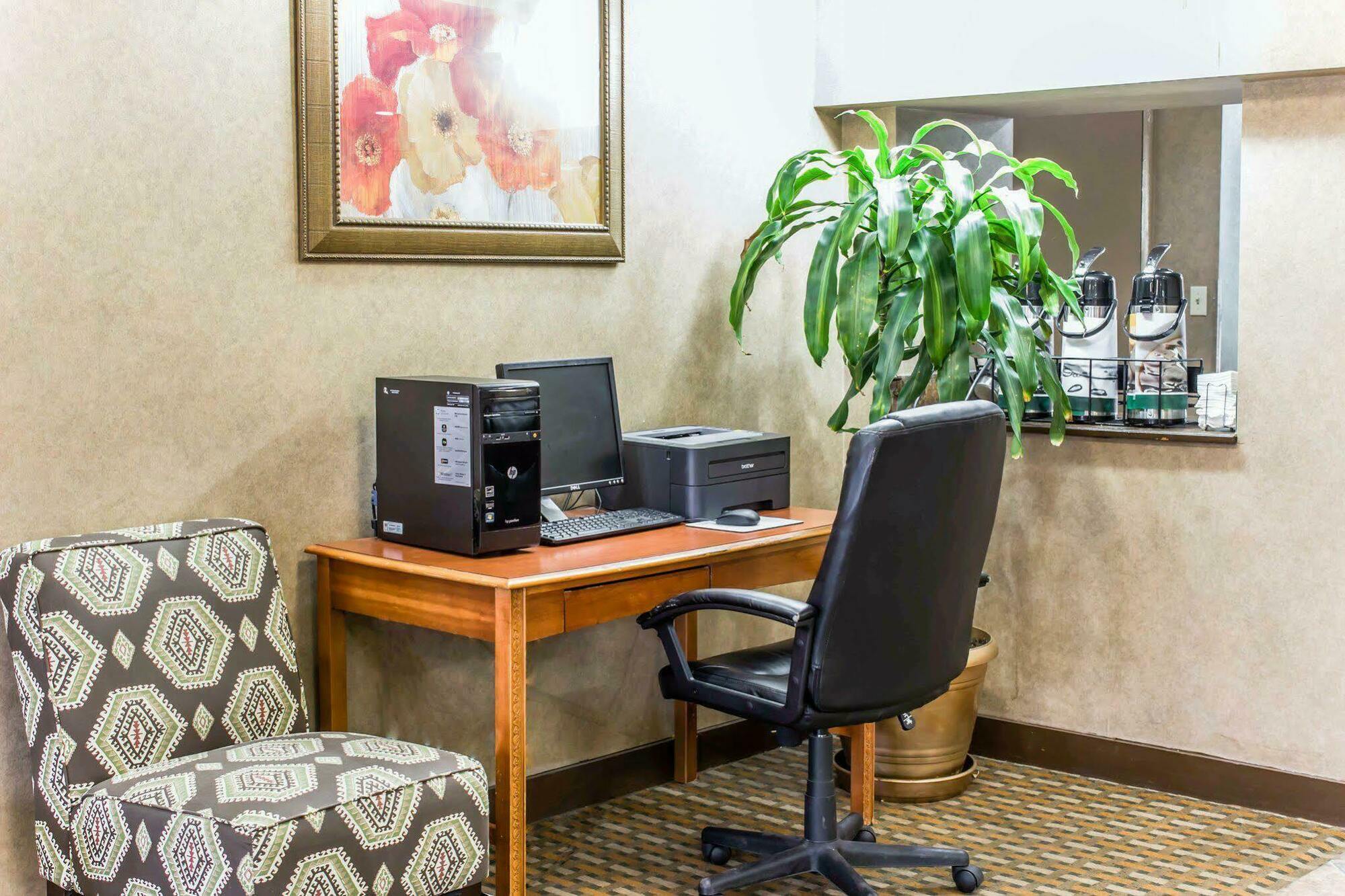 Quality Inn & Suites Fayetteville Zewnętrze zdjęcie